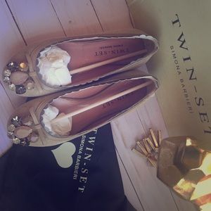 Lovely new and chic flat shoes with beads